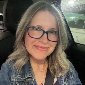 Meet your Posher, Deborah